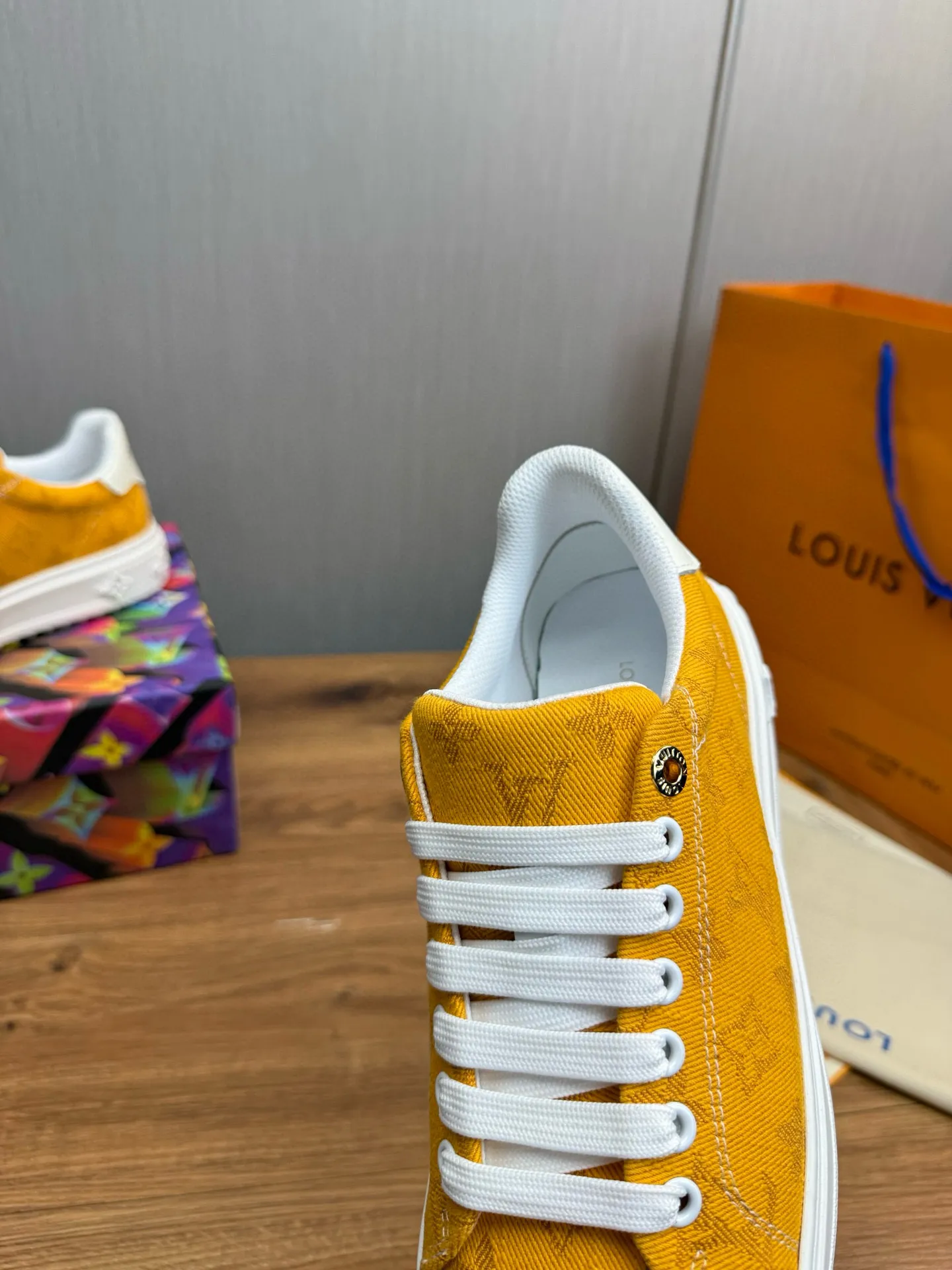 Factory price: 520💰LOUIS VUITTON [Louis VUITTON] The new trendy Lv is on the market🎁, casual and fashionable men's shoes👟The upper is made of imported original fabric + cowhide mesh lining, the original wear-resistant rubber outsole, the version is simple and elegant, exclusive for trendy men. Code number: 38-44, customized 45, 46